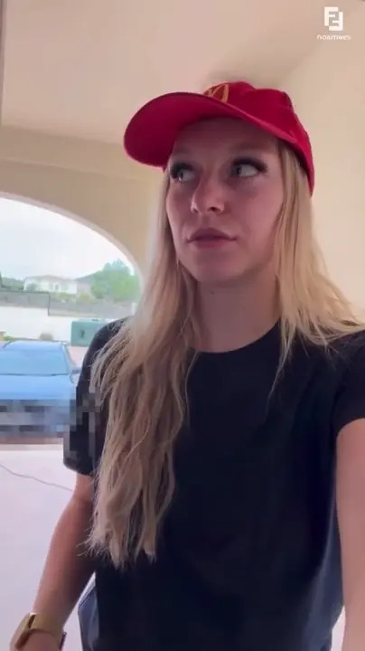 Noa Maes Gets Railed While Delivering Fast Food