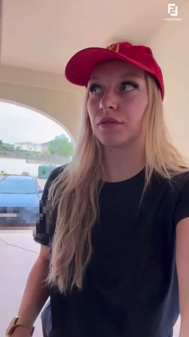 Noa Maes Delivery Girl Sextape Video Leaked