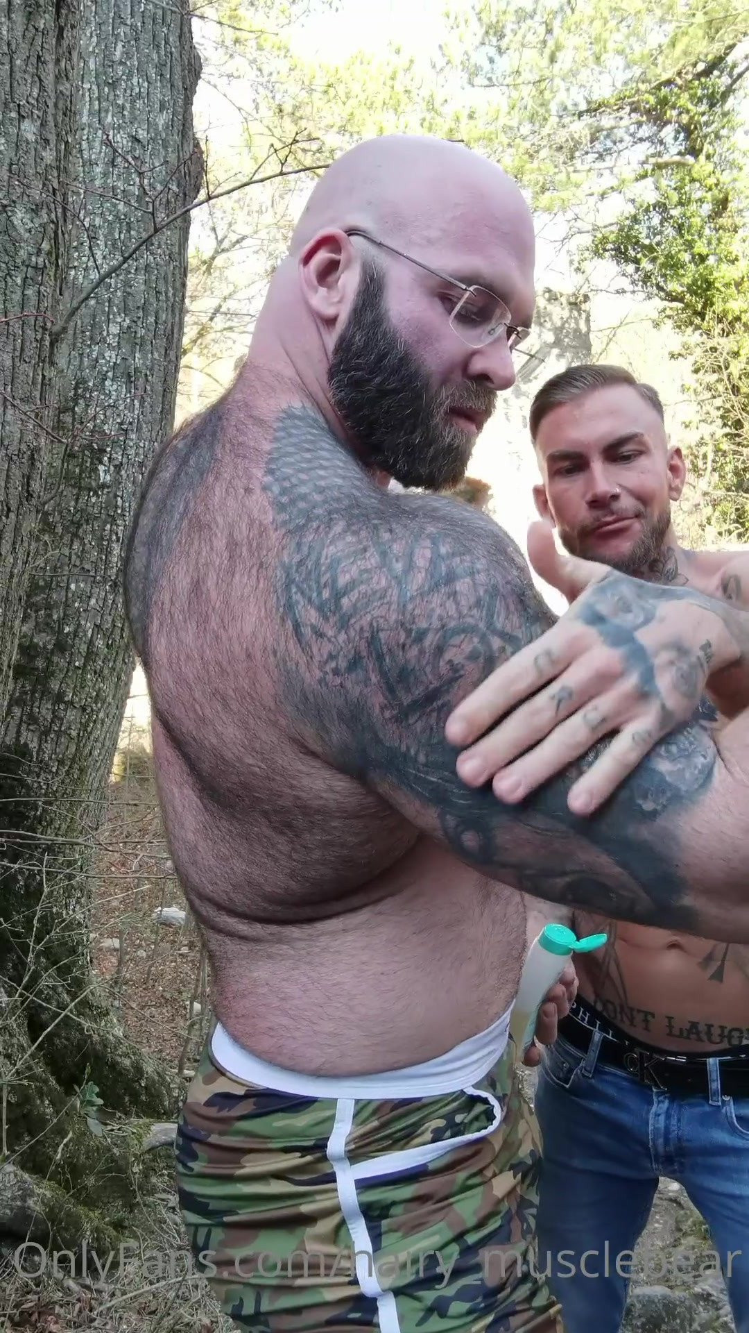 panda [ pandoranyxie ] - What do you like more - ePornLeak