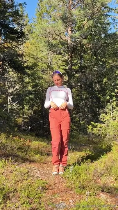 Valentina Myriad Gets Fucked And Creampied In The Forest