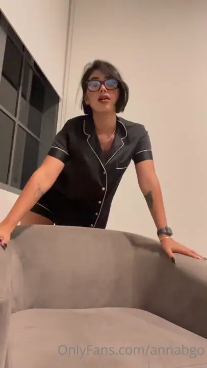 Annabgo's Solo Masturbation In The Living Room