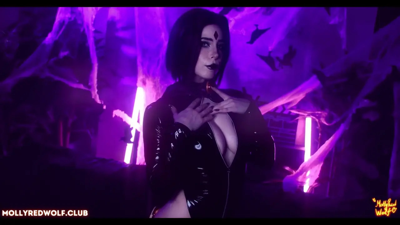MollyRedWolf's Intimate Adventure: Raven Cosplay Uncut