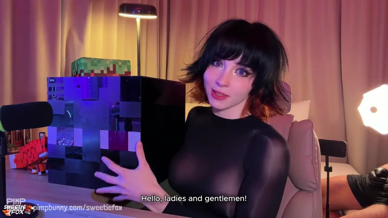 Sweetie Fox — Let's Play Minecraft While Enjoying Anal Masturbation With A Huge Dildo