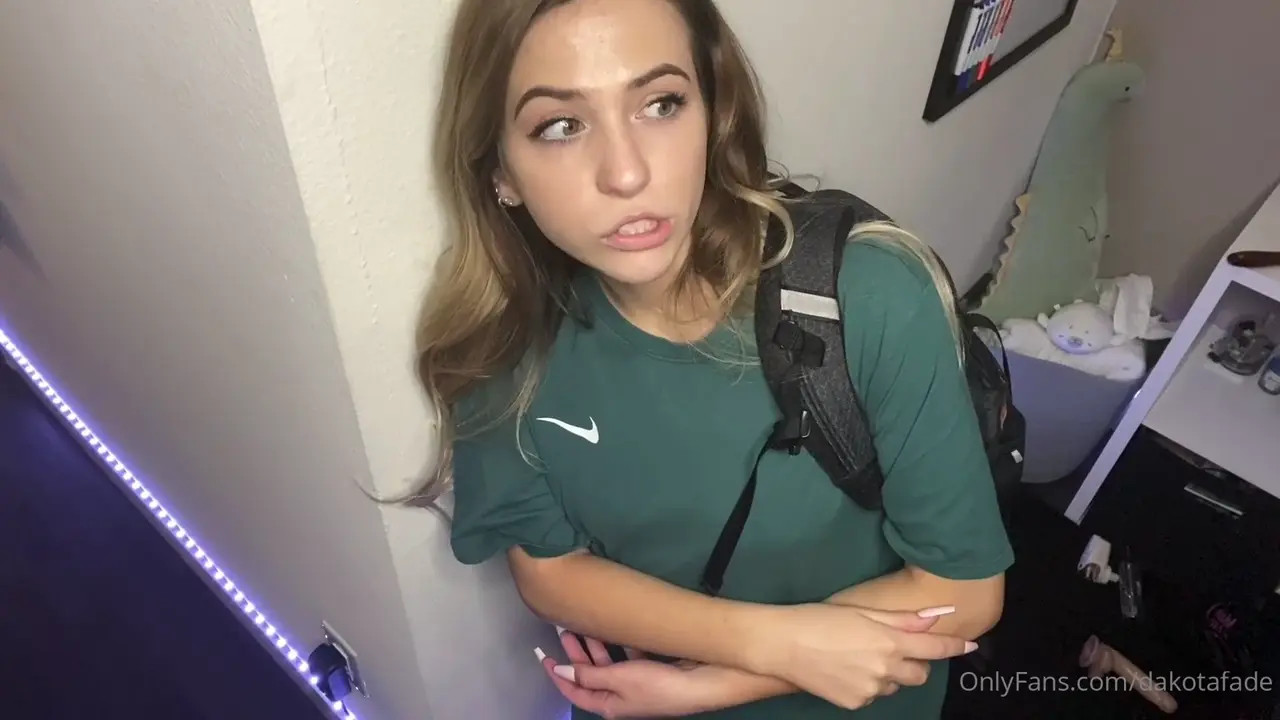 Dakota Fade Comes Home From School Gives A Blowjob - ePornLeak