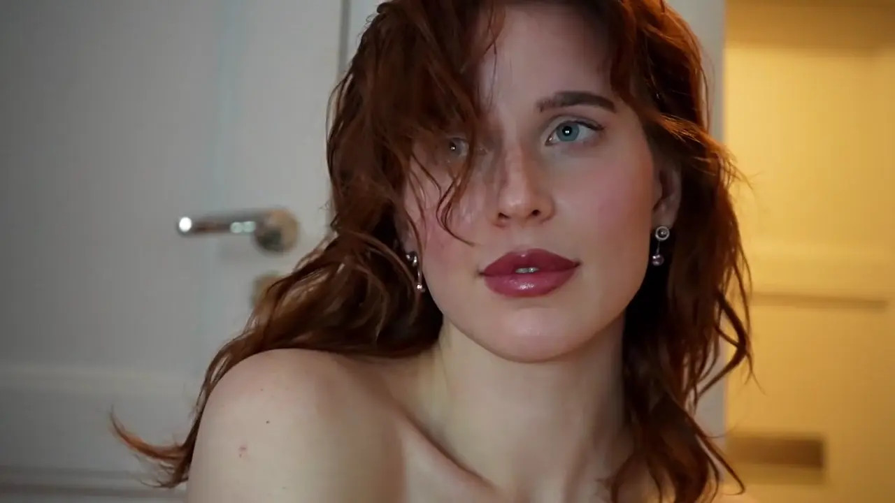 Ellaa91 Shows Off Her Tiny Tits In A Live Stream