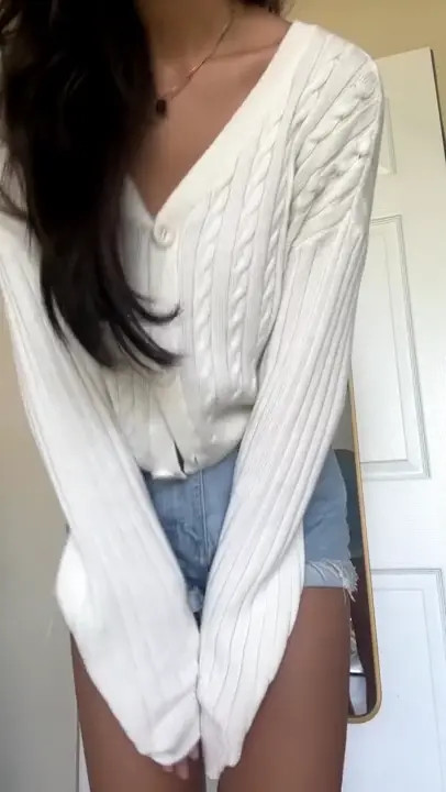 Anaxmei Strips To Seduce You