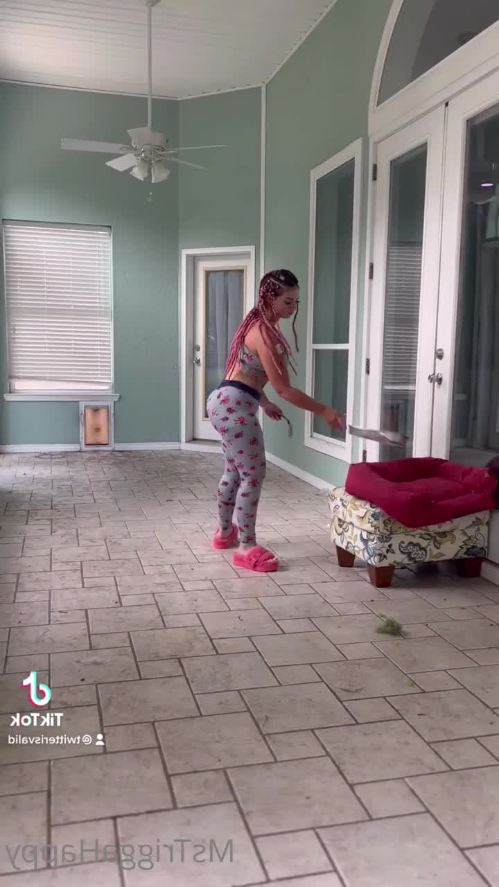 Kim [ u42854353 ] - I admit  being blonde ish  is pretty fun