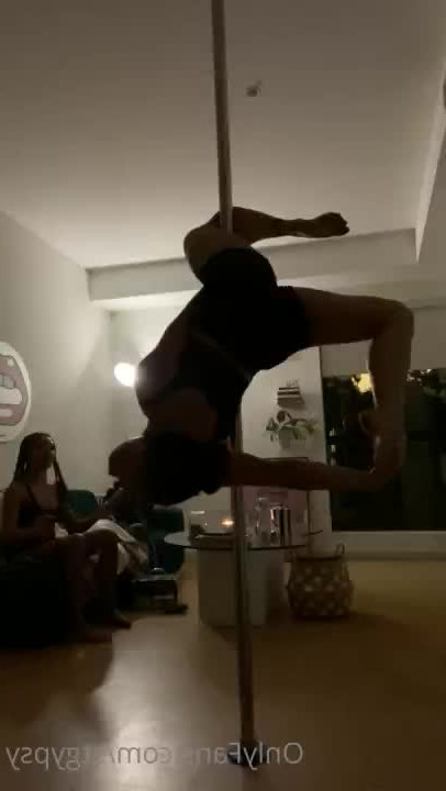 Keke Lou (XXX) [ kekelou ] - Been busy training my asshole for my first anal collab next month!