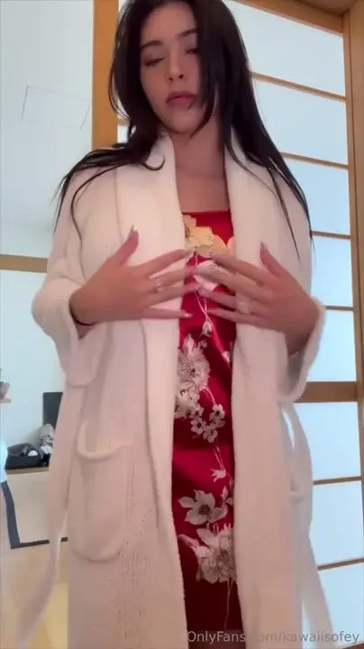 Teen Aishah Sofey Seduces With Her Underwear