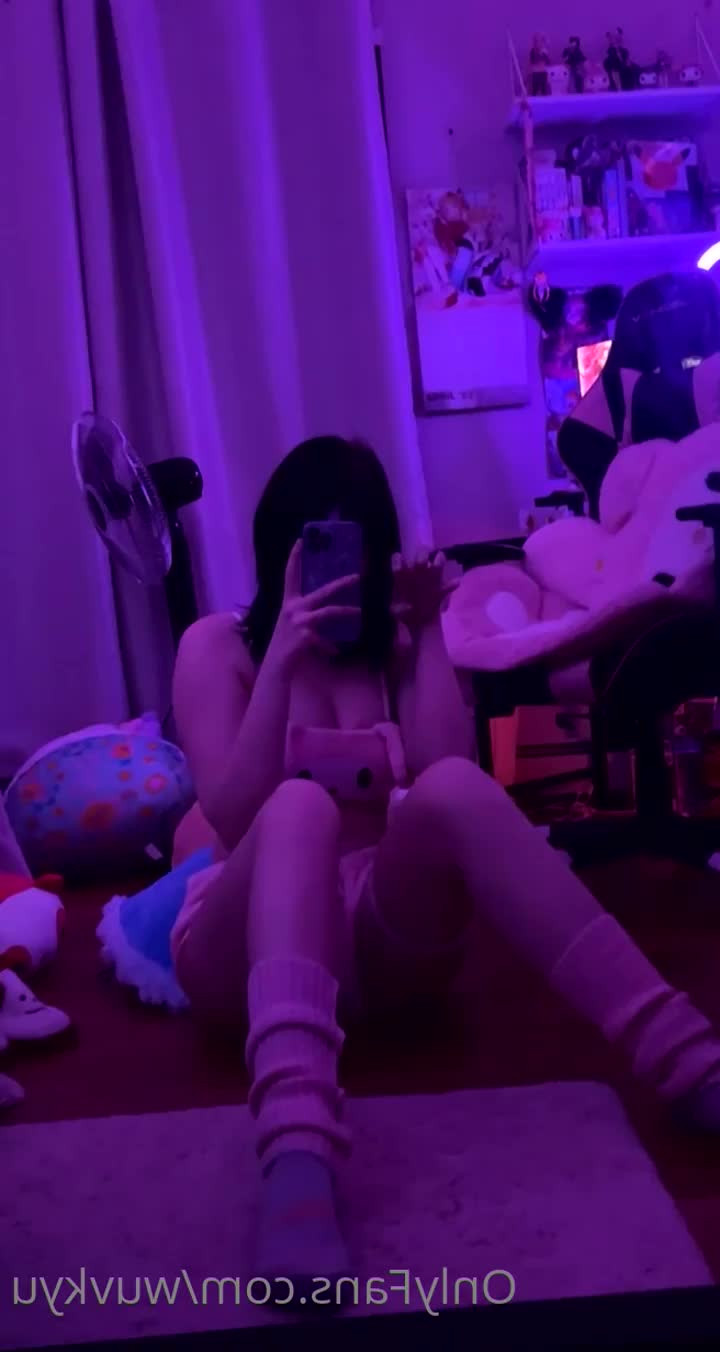 Lexi Cayla [ lexicgoldberg ] - Come play with these babe and tell me how good they feel on your