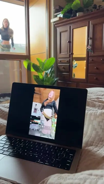 Ivory Fox Gives A Handjob And Ends With A Creampie POV - ePornLeak