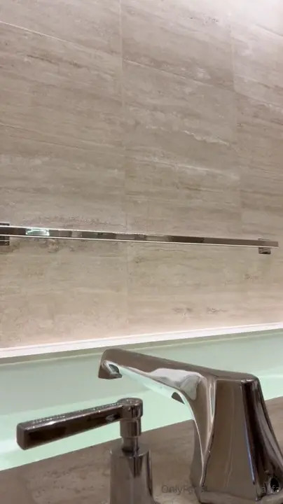 Mia Khalifa Shows Off Her Feet And Tits While Showering In The Bathtub