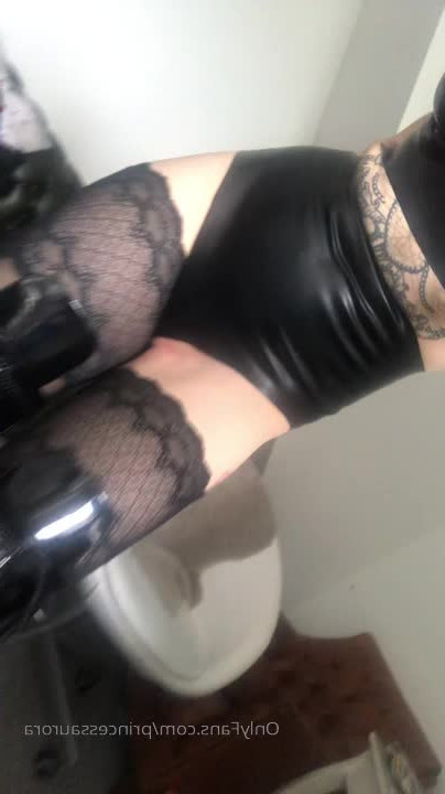 aztrosist - Would you start your day between these 🌷s🤣😈😏  What do you - ePornLeak