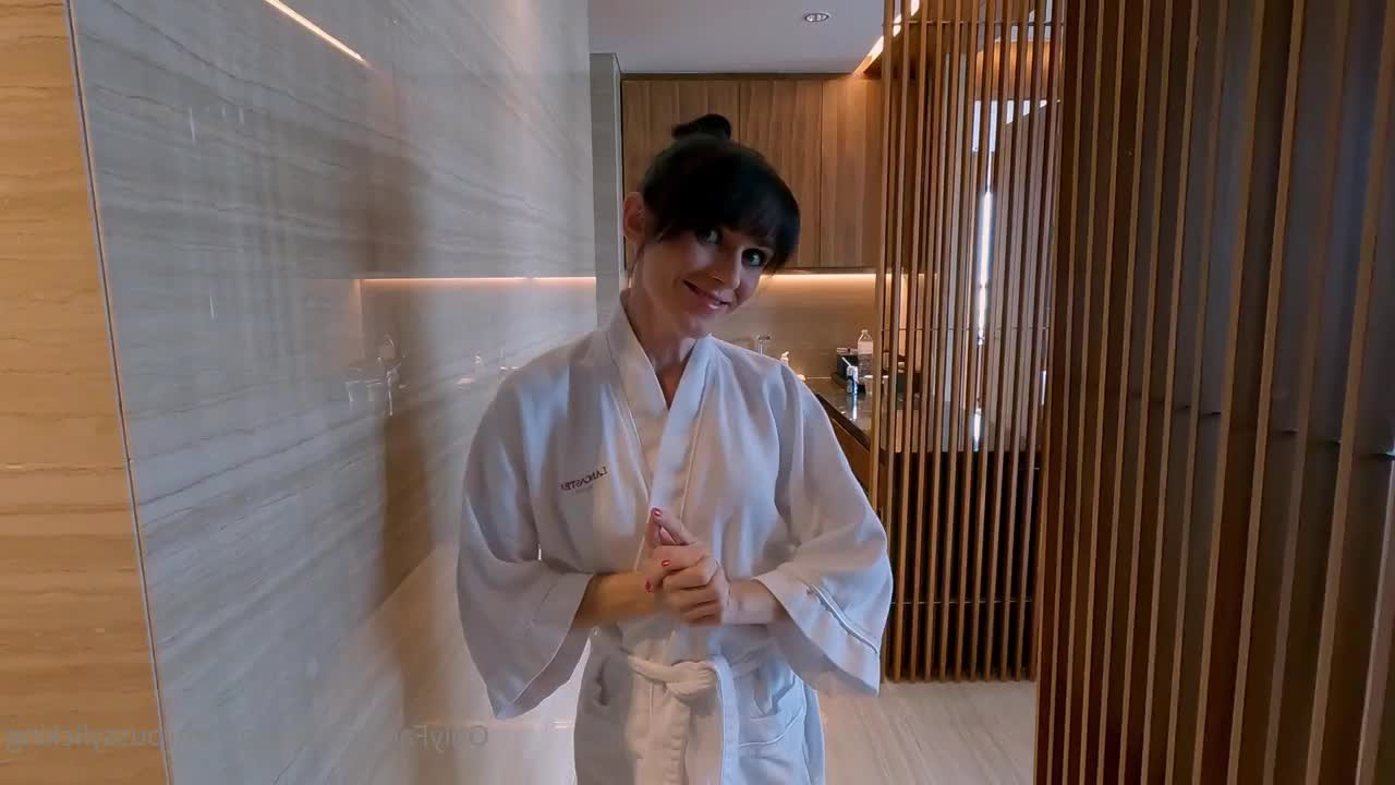 Mio [ mochimio ] - Playing with my pretty pussy 😻 - ePornLeak