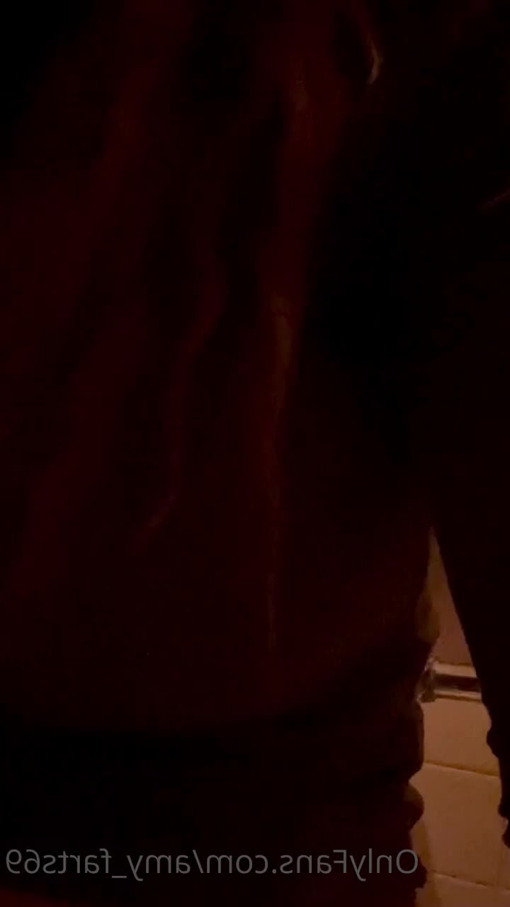 Roxleey - These boobs defy nature 😍