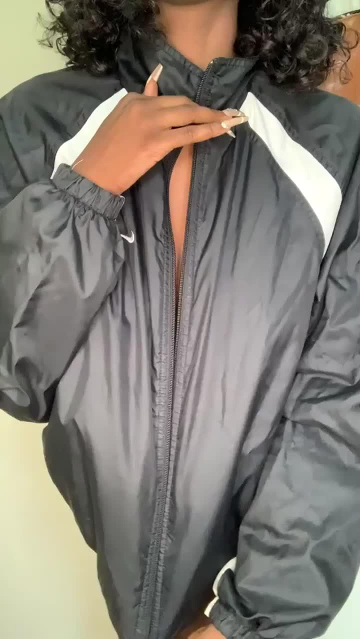 𝐋𝐲𝐫𝐚 𝐀𝐦𝐨𝐫𝐫 [ babylyraxxx ] - Grab my foot and drag me to u pls.😈 - ePornLeak