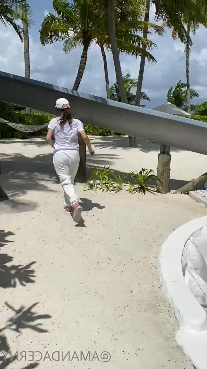 Amanda Cerny [ amandacerny ] - Días mis amores