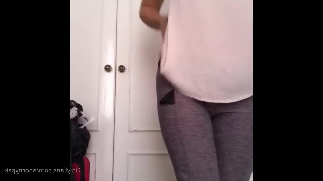 Sexy Paki [ ahornypaki ] - psssst I sent you a new video with my hot friend today 😜 Check to