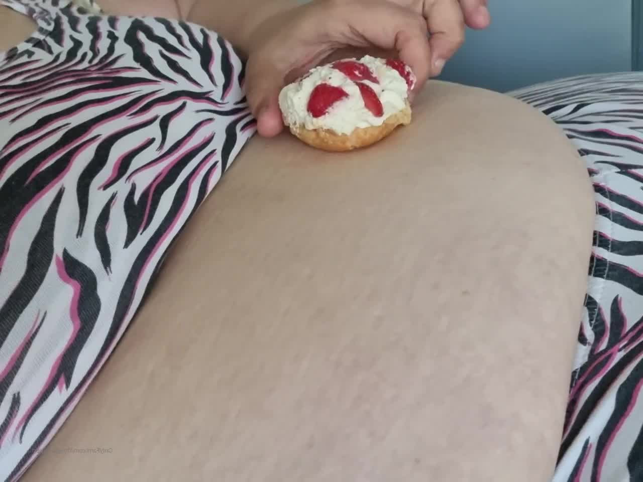 DoughBellyGirl - In red bikini