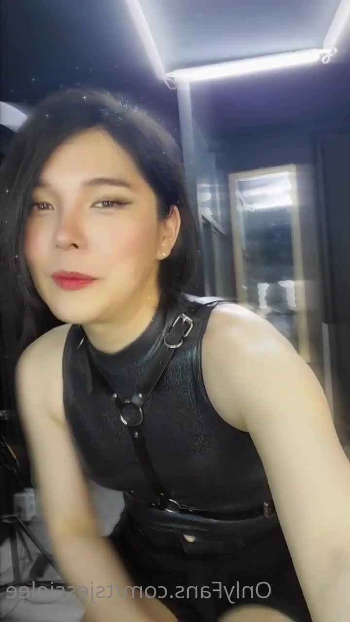 Jessie Lee [ tsjessielee ] - Check your dm’s