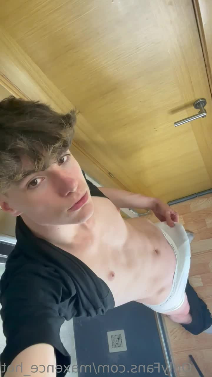 Maxence [ maxence_hot ] - Loving this? Tips help me create more of what you enjoy! 😘