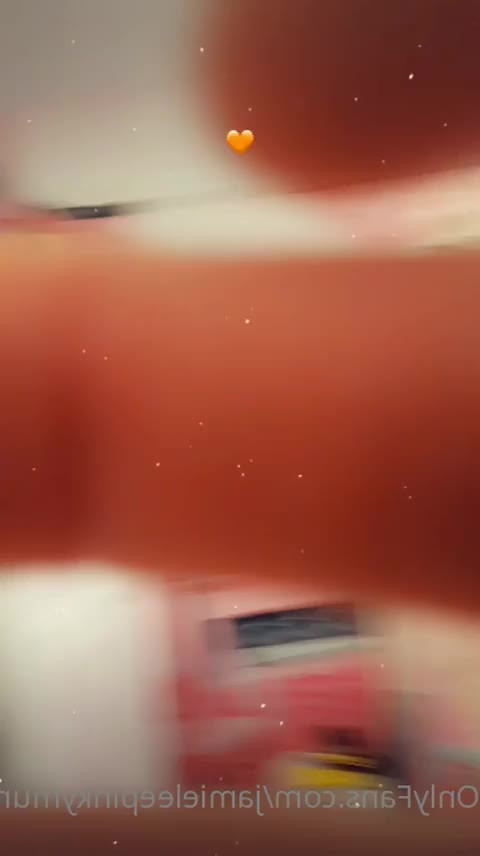 Jamieleepinkymummy - Isn’t she pretty - ePornLeak