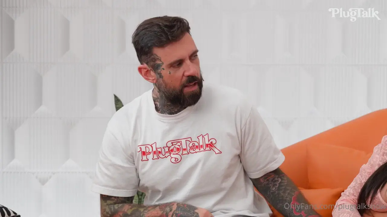 Lena The Plug And Khlo X Have A Rough Threesome On A Podcast