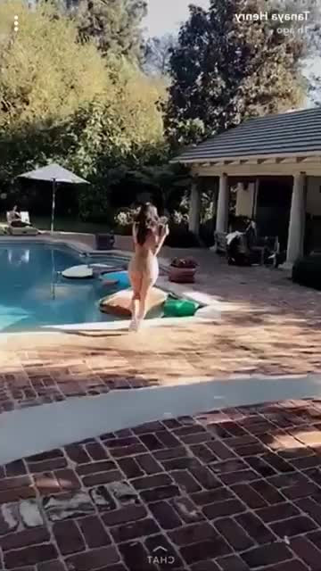 Yesjulz - Short lil video  3