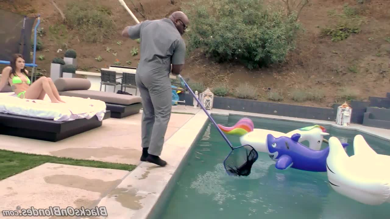 Keisha Grey [ keishagrey ] - I like Halloween