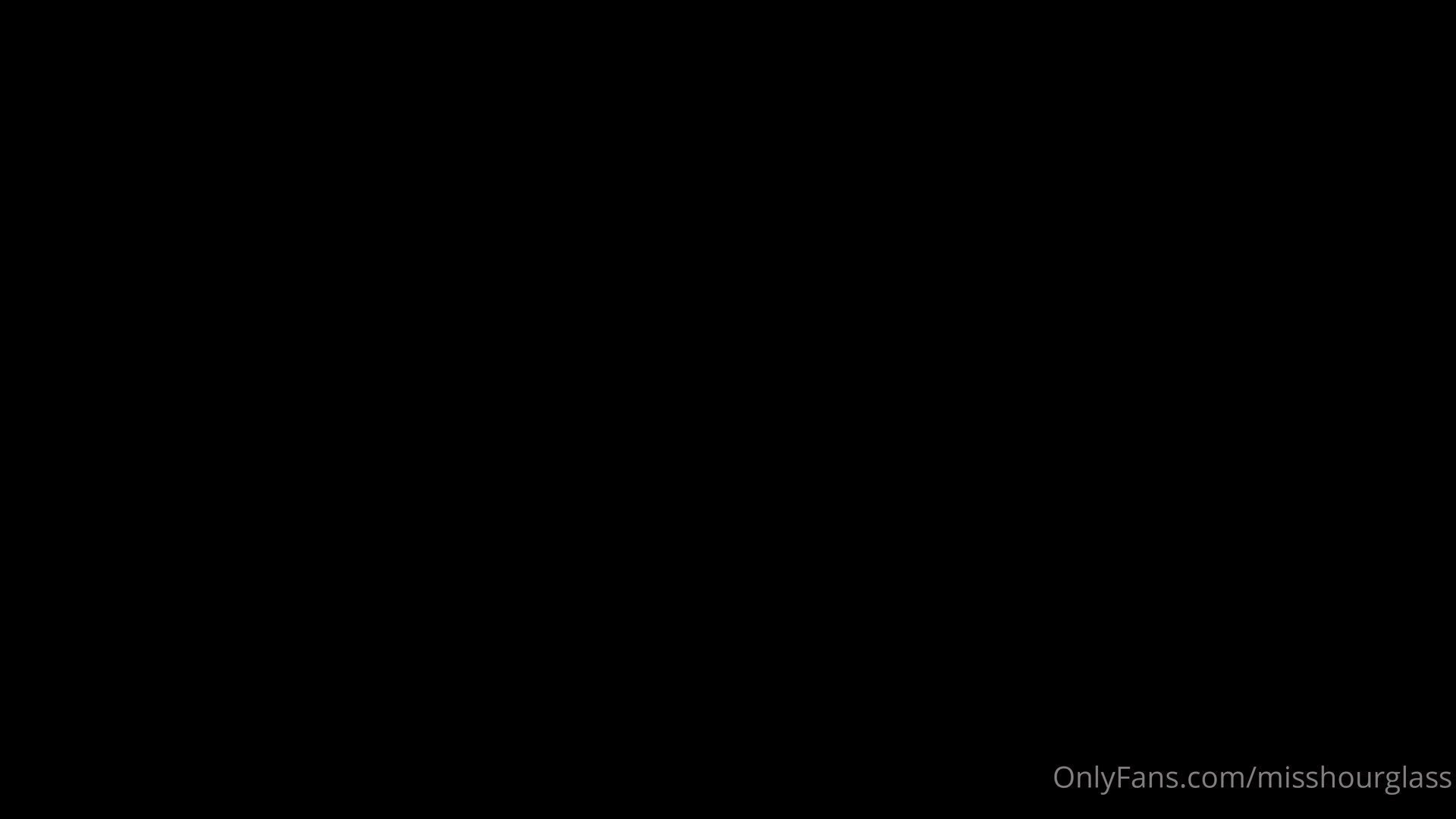 misshourglass - I may not be an angel, but i can bring you to heaven 😇😏