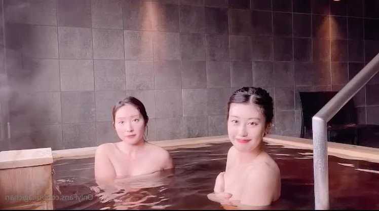 UNAGICHAN - Wasn t wearing any underwear under this dress so I had to capture it  - ePornLeak