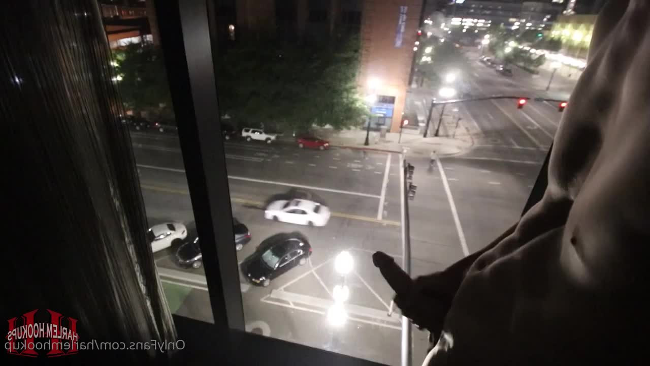 HarlemHookup - morning! wanna suck on my nips? - ePornLeak