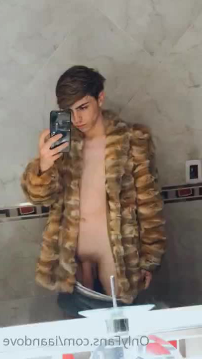 nachito twink 🤑 [ nachotwink ] - enjoying a little break at work🖤 - ePornLeak