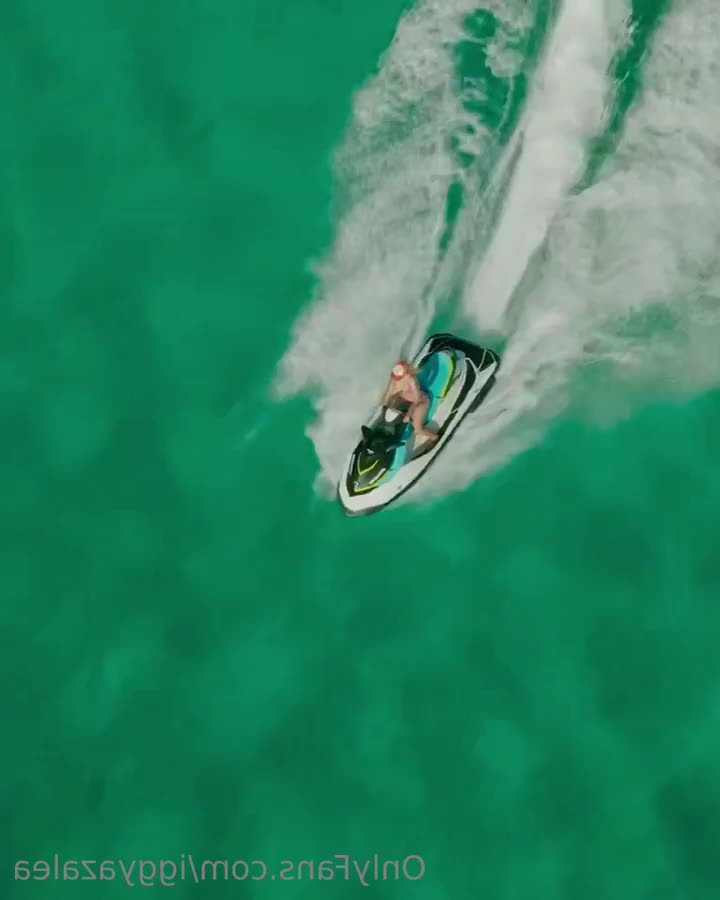 Iggy Azalea [ iggyazalea ] - Hiii I have a new video for you! 5pm about to send it to your DMs