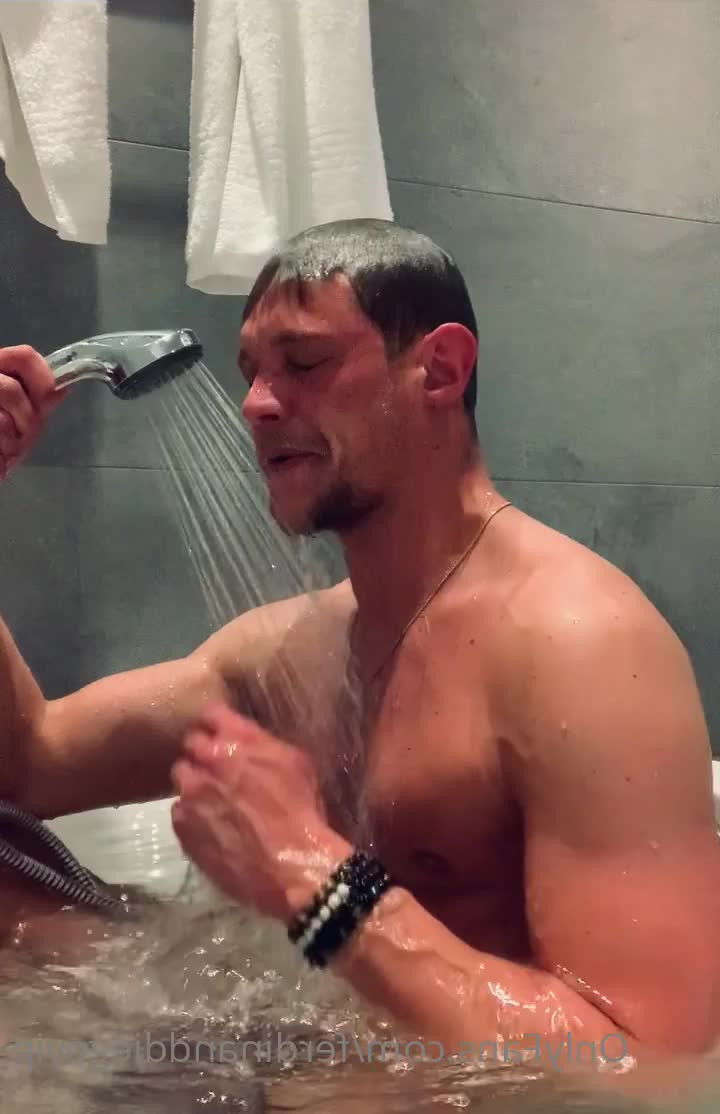 Ferdinand Diego VIP [ ferdinanddiegovip ] - Working that TOP energy  Femme Daddy anyone