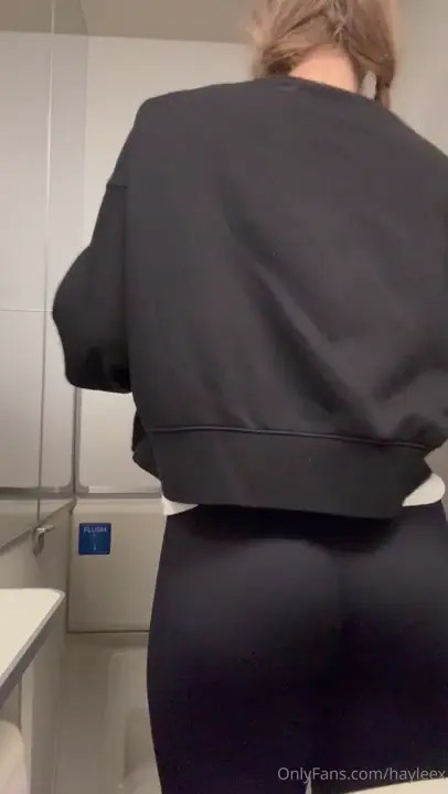 Hayleex Masturbates With A Vibrator In A Public Restroom