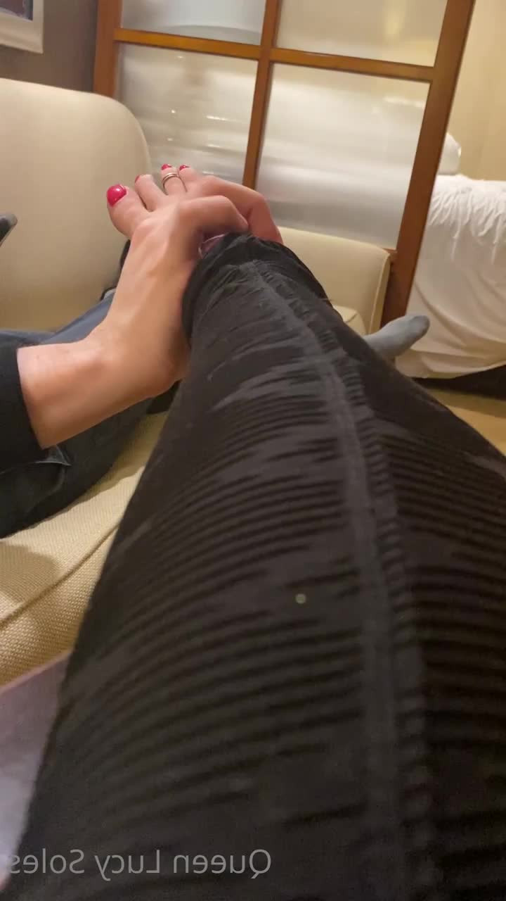 Mystikal Mami [ mystikal_mami ] - #footfetish - ePornLeak