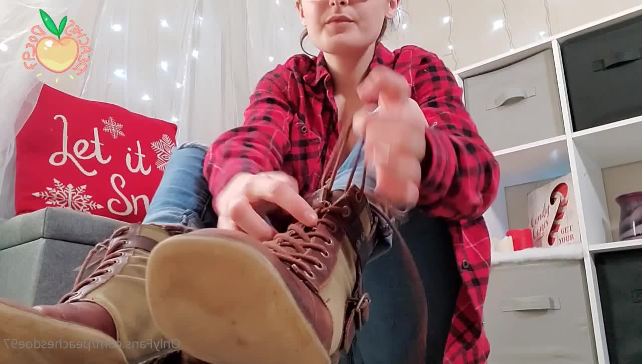 Nikki Marie♡ [ peachesdoe97 ] - The blue velvet feels like it maintains the authenticity of this old - ePornLeak