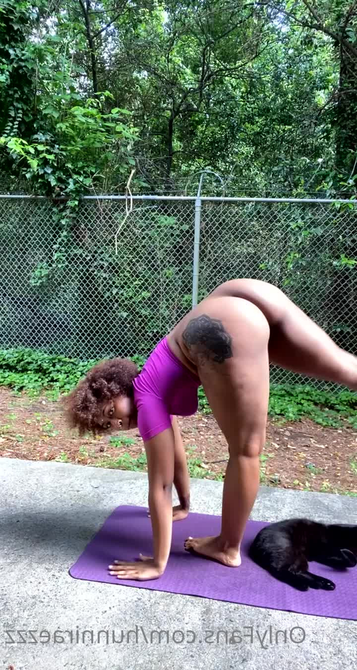 HunniRaez [ hunniraezzz ] - Hey Fans  Anthony Cherokee here and i want to wish a very Merry - ePornLeak