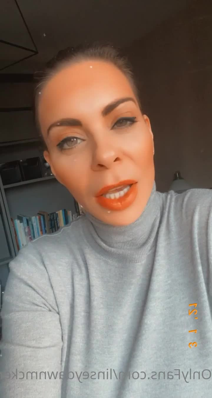 Linsey Dawn Mckenzie UK’s No1 Model [ linseydawnmckenzie ] - Mar y montaña