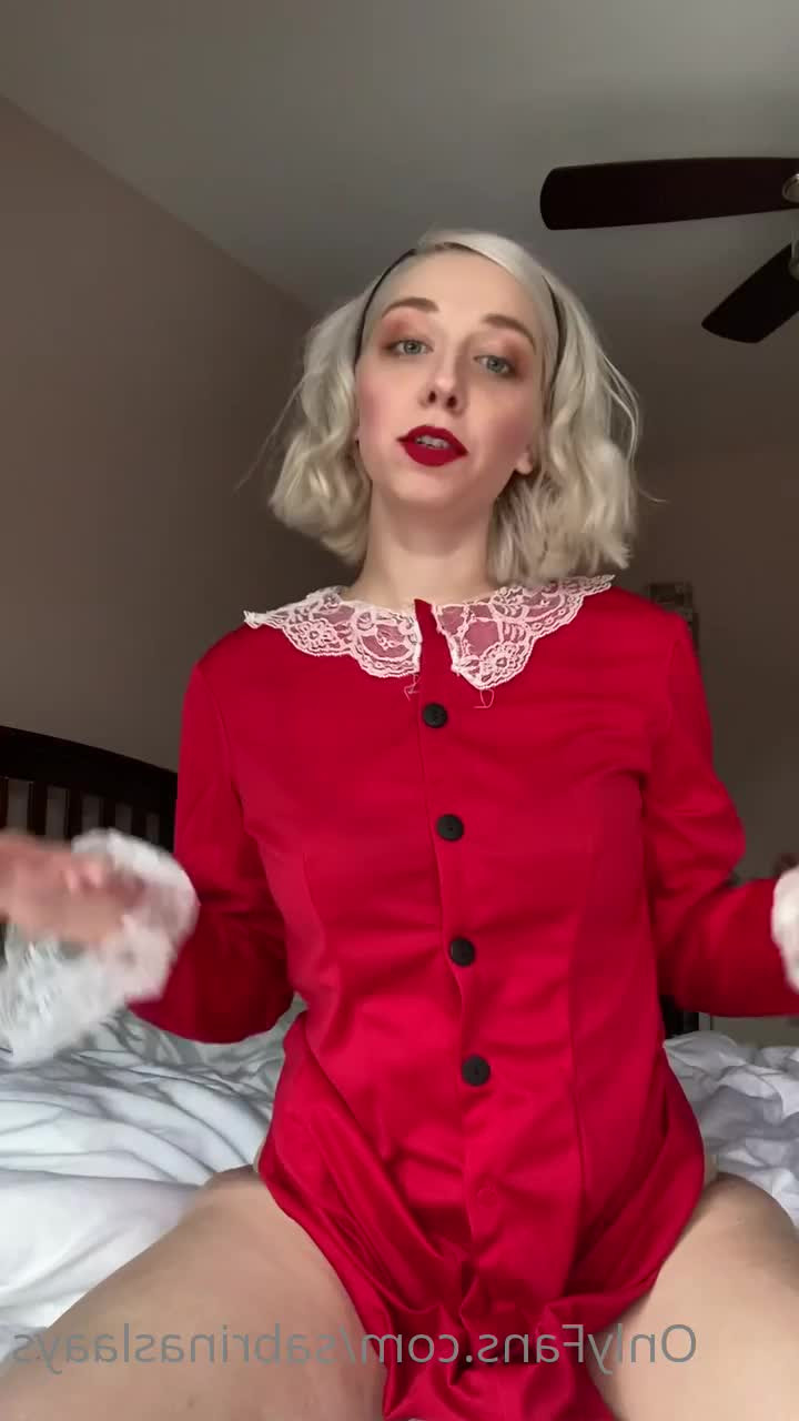 Sabrina Slaays [ sabrinaslaays ] - Just a little something I was wearing at Sexpo today 😜 Let me know - ePornLeak