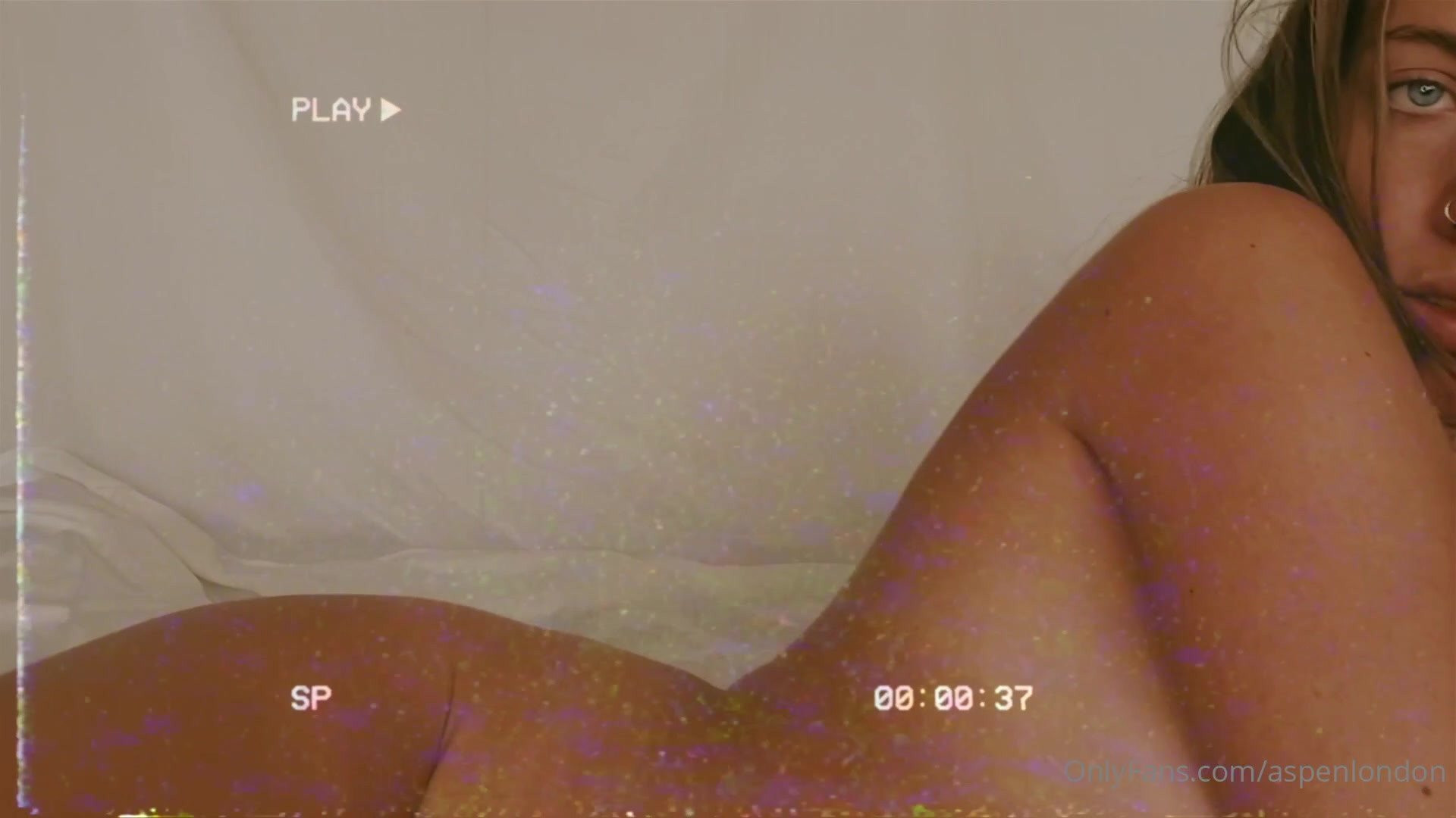 Aspen 🤠 farm girl 🍆 [ aspenlondon ] - Or perhaps you'd prefer these views!