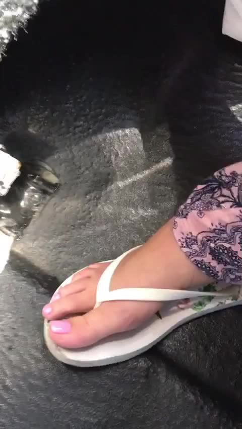 Zoe Bloom [ zoebloomxxx ] - Almost dressed