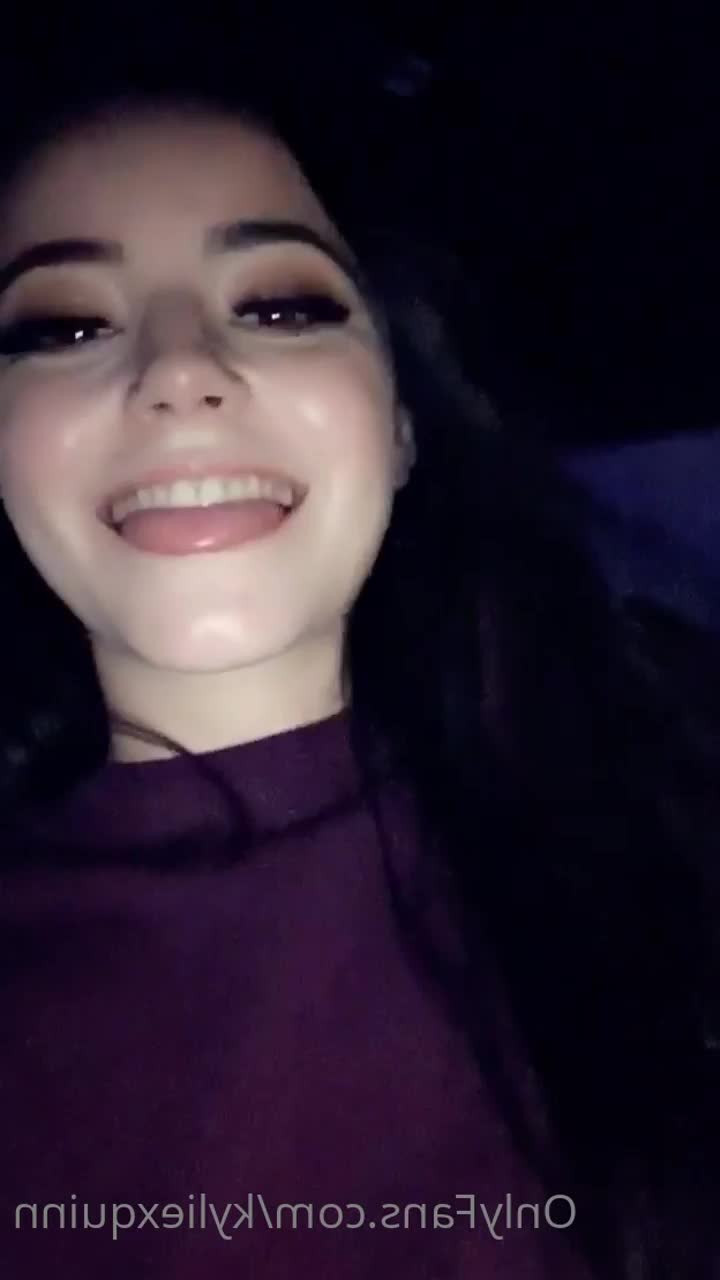 kylie xy [ kyliexquinn ] - Come give me a good rub  sexy 2-legged slave