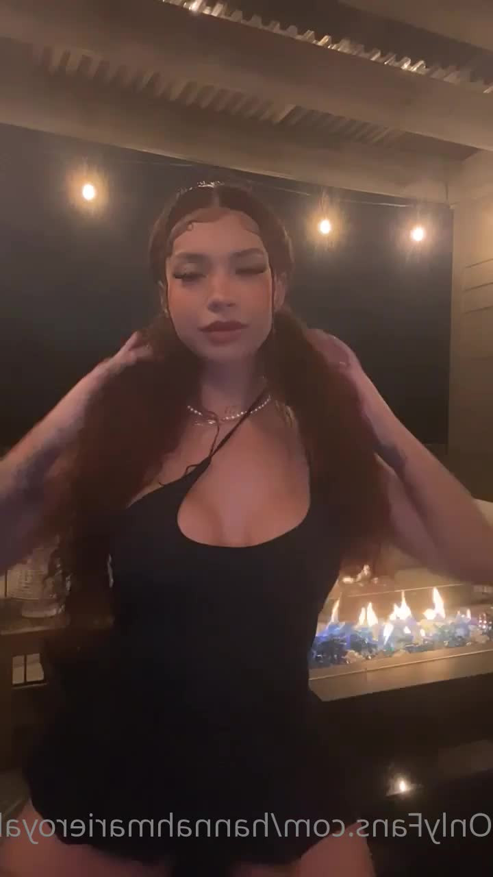 Hannah Marie [ hannahmarieroyal ] - Someone get on there knees so i can shove this cock down your throat