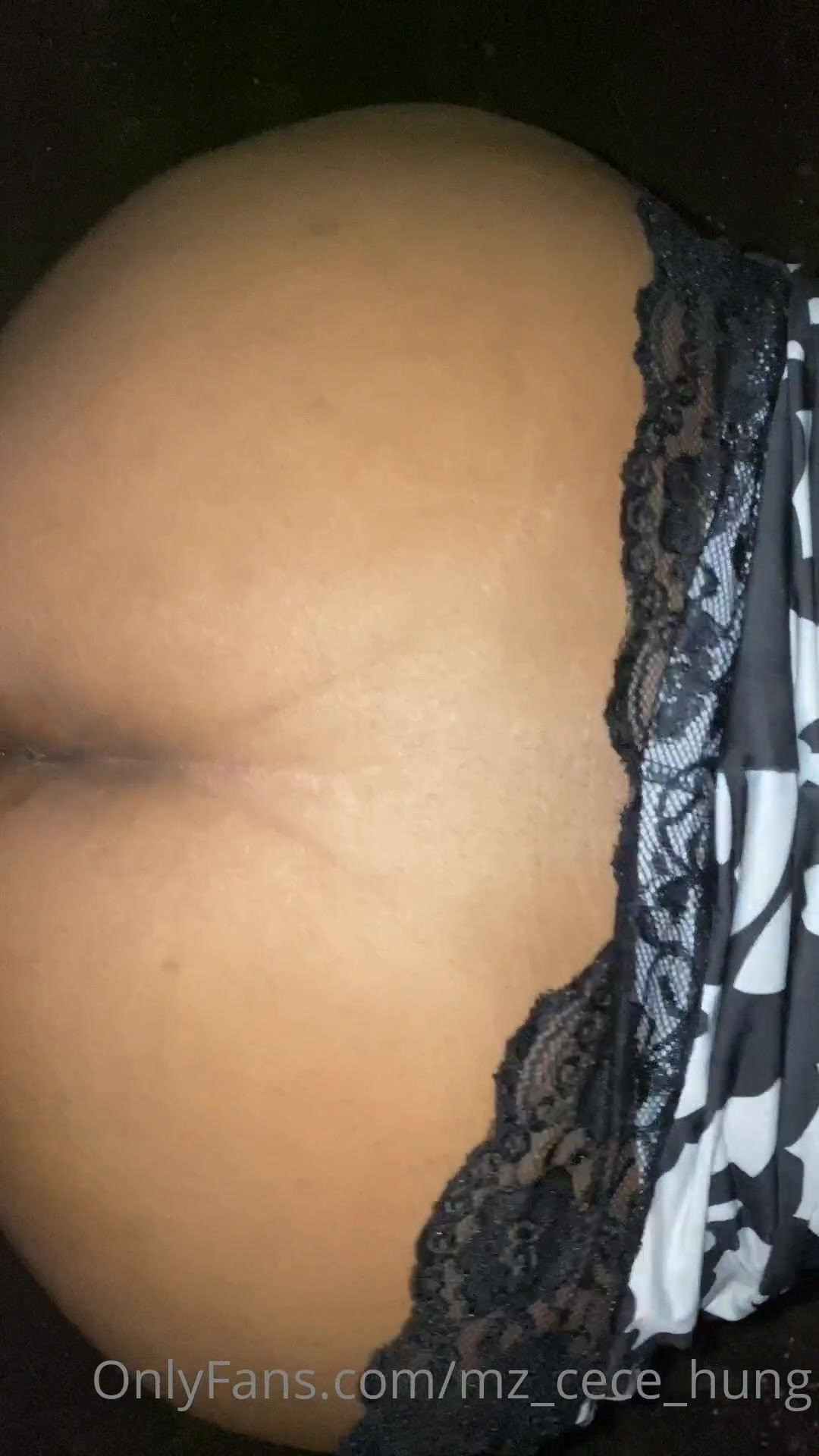 🦄CECE HUNG 🦄 [ mz_cece_hung ] - Want to see me without the clothes on? 😈