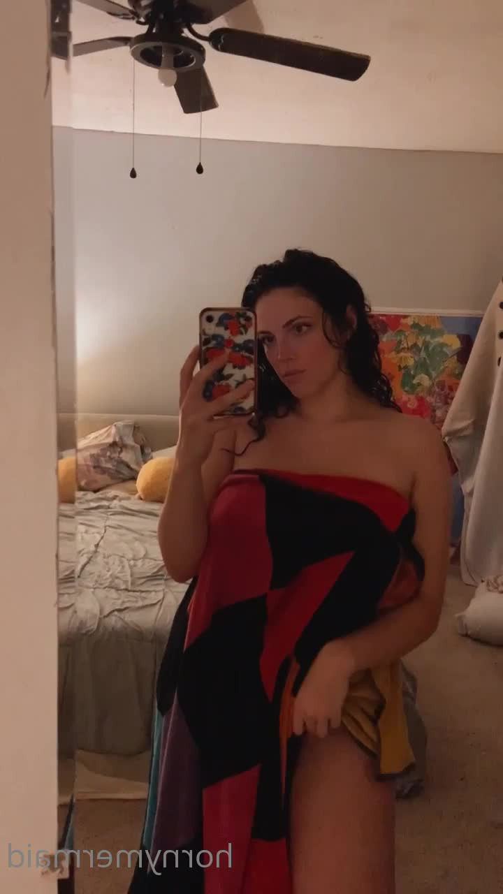 Anjelica [ h0rnymermaid ] - Happy Friday lovebugs 🥰 - ePornLeak