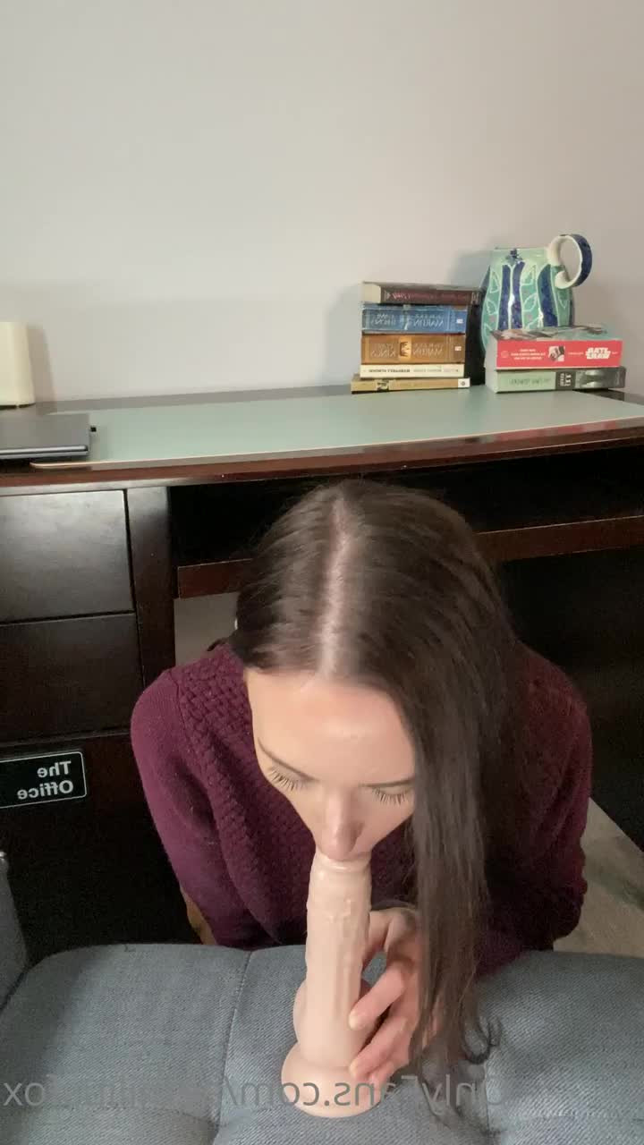 Amelia [ aemiliusfox ] - Freshly dyed hair  Dark purple - ePornLeak