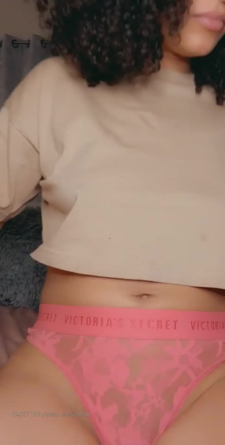 LuvaLuva [ flexximusprime ] - Coming with me?? 😊 - ePornLeak