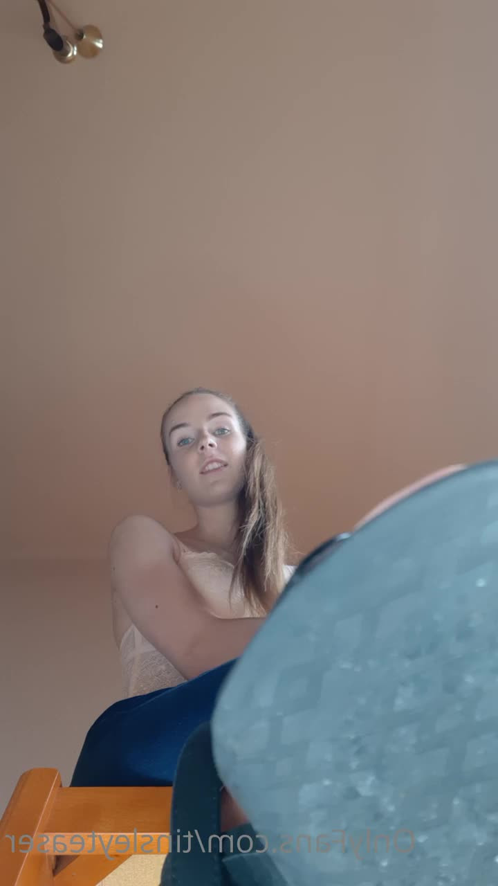 Tinsley Teaser [ tinsleyteaser ] - Sexy chocolate ebony Alyce is a college student who loves to suck